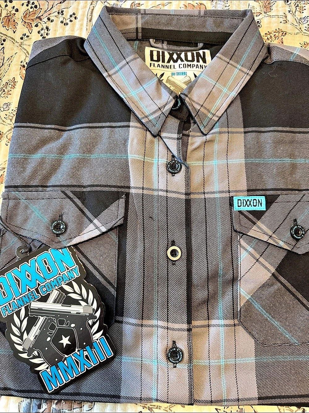 Men’s Dixxon The 9 Mile Plaid Button Down in Gray & Black Size Large NWT